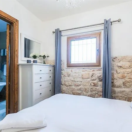 فيلة Sleeps 4 Pool Wifi